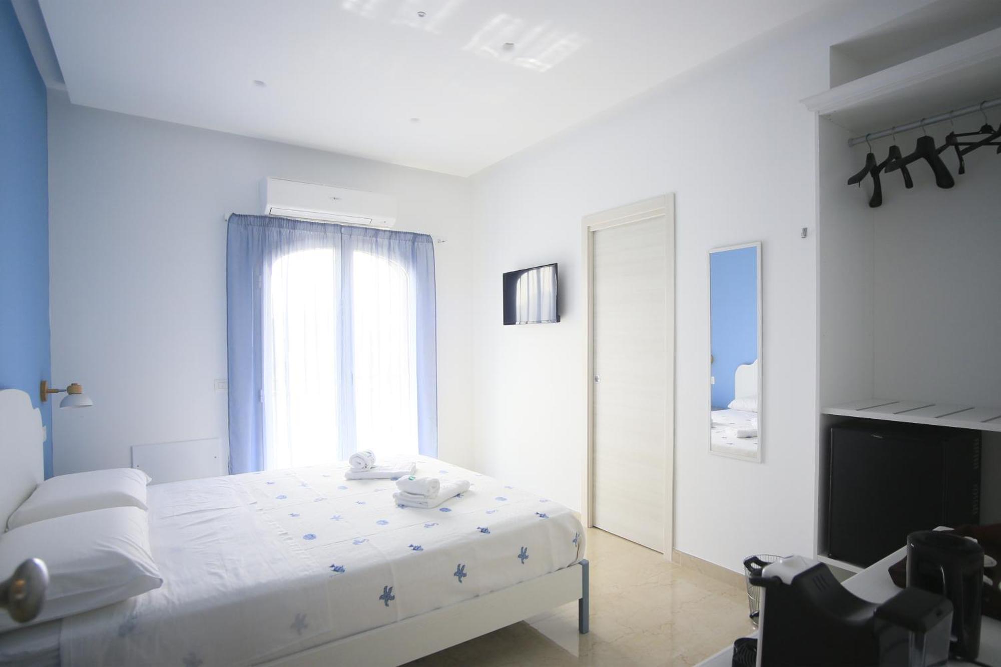 Villa Del Gaudio Rooms & Apartments Кастелламмаре-ді-Стабія Екстер'єр фото